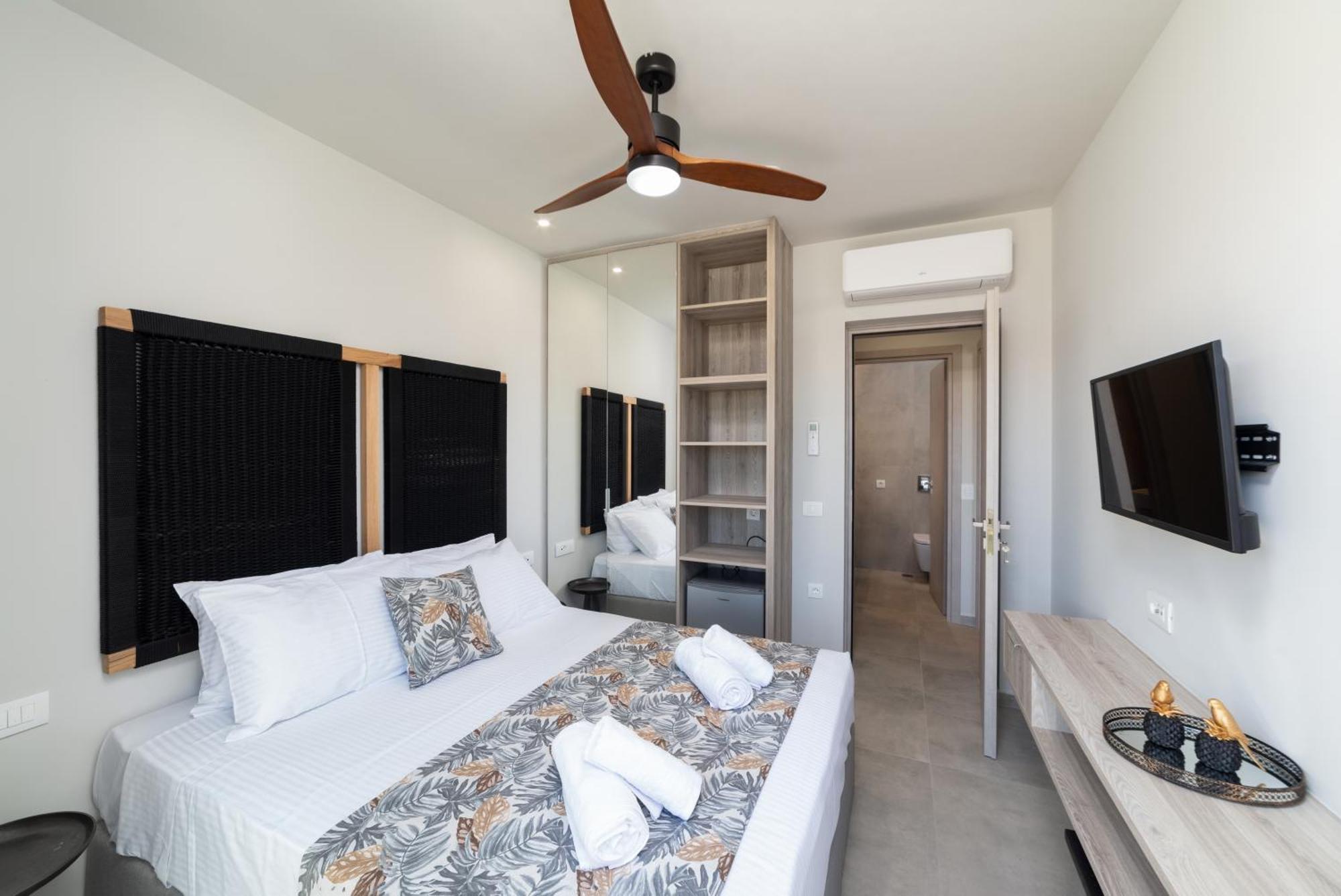 Ks Luxury Villas Heated Pools Джорджополис Екстериор снимка